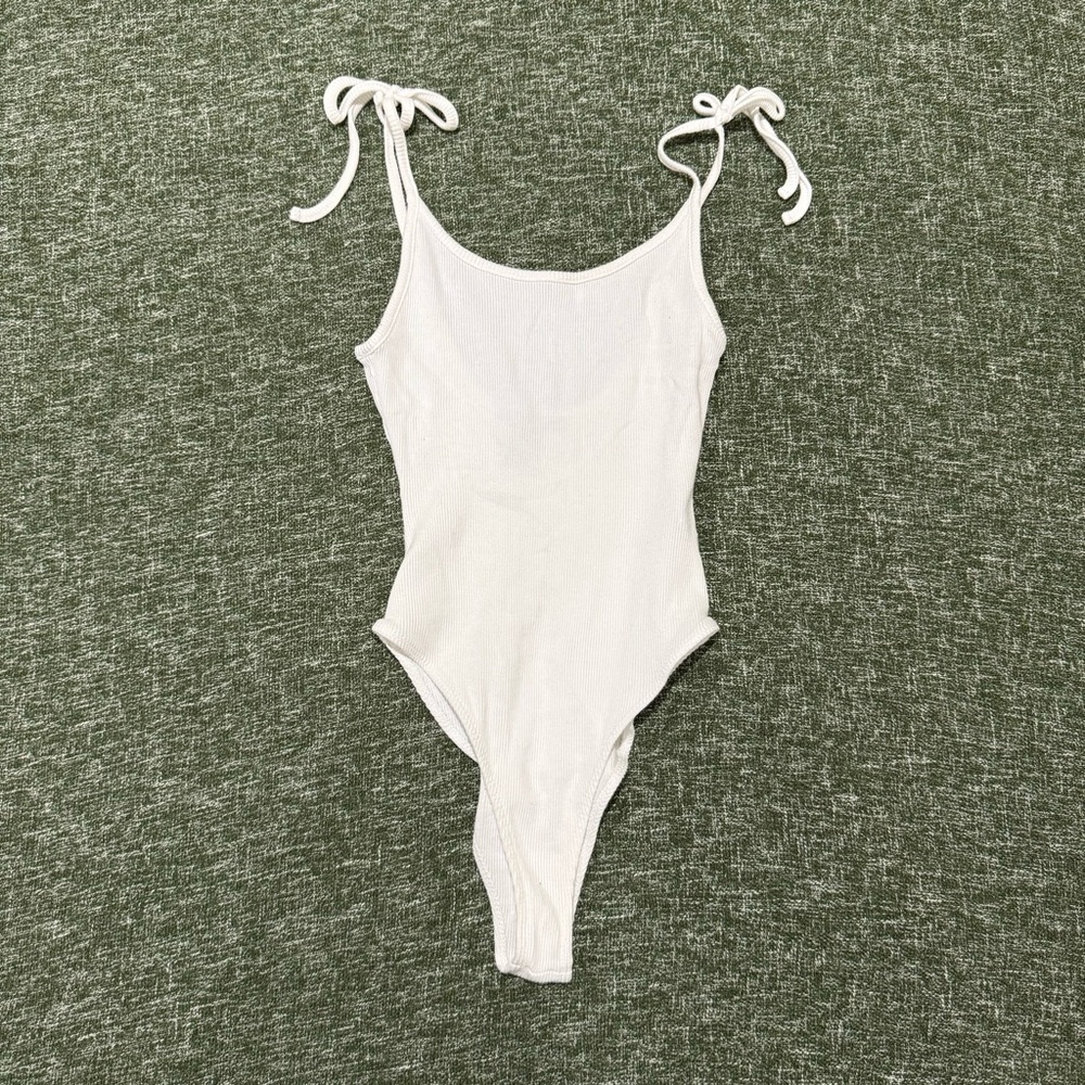 Forever 21 White Scoop Back Bodysuit Size M